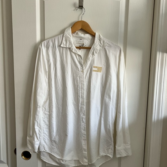 Tommy Hilfiger Tops - Womens Tommy Hilfiger blouse